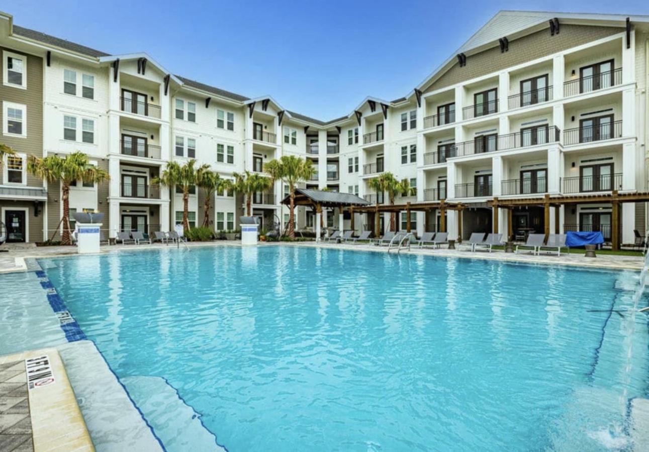 Sunny 2-Bed Oasis Pool And Gym In Аполло-Бич Экстерьер фото